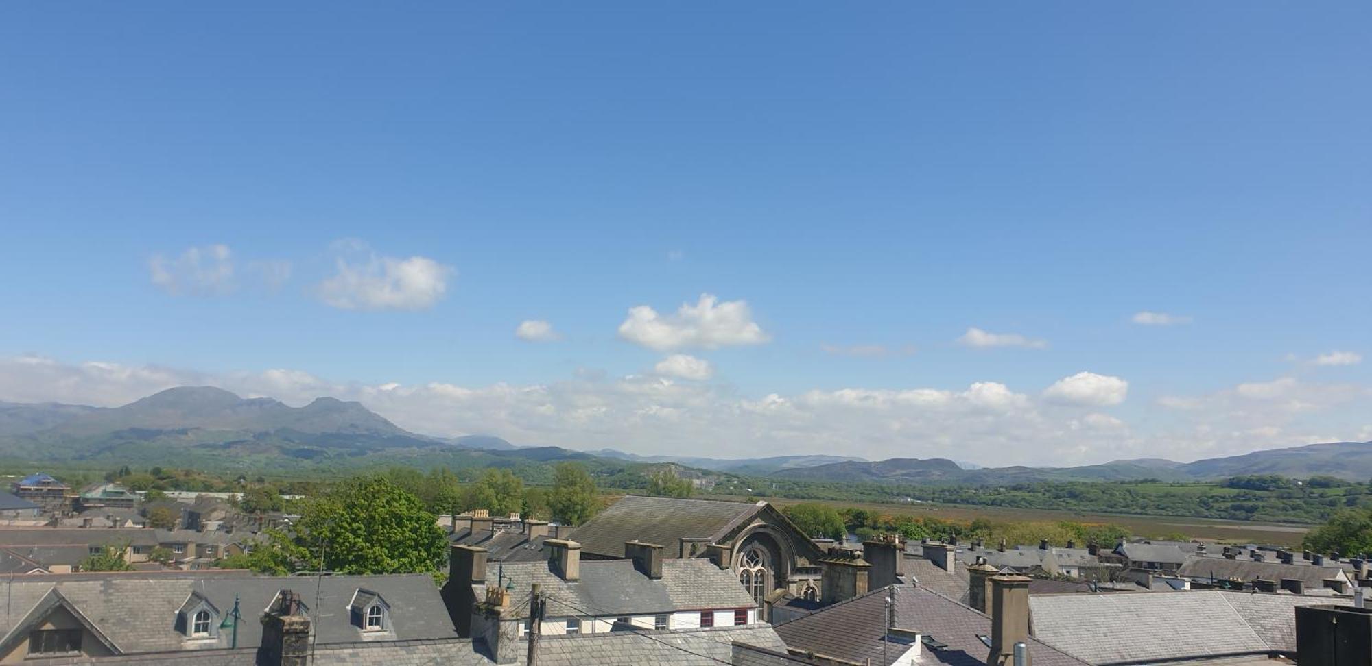 Porthmadog, Sleeps 11, 5 Bedrooms, 5 Bathrooms, Mountain Views Exterior photo